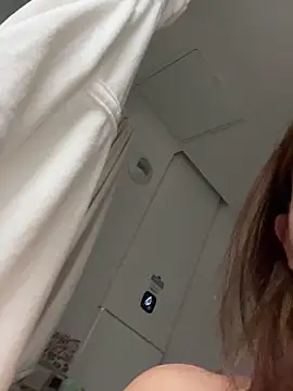 Snapshot of lyajoliee chatting on February 2, 2026, 6:34 am lyajoliee online show from February 2, 2026, 6:34 am