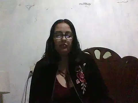 Snapshot of Samanthat33 chatting on December 29, 2024, 1:02 am Samanthat33 online show from December 29, 2024, 1:02 am