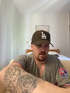 Snapshot of Tremblay_Simard chatting on March 17, 2026, 4:26 am Tremblay Simard online show from March 17, 2026, 4:26 am