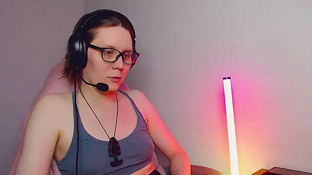 tracy cooper online show from February 25, 2025, 8:42 pm