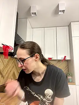 Snapshot of MartiniiSelenna chatting on January 14, 2026, 6:39 am MartiniiSelenna online show from January 14, 2026, 6:39 am