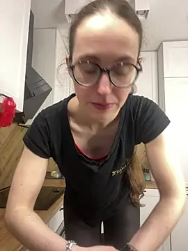 Snapshot of MartiniiSelenna chatting on April 21, 2026, 5:47 am MartiniiSelenna online show from April 21, 2026, 5:47 am