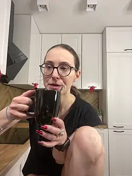 Snapshot of MartiniiSelenna chatting on April 15, 2026, 5:46 am MartiniiSelenna online show from April 15, 2026, 5:46 am