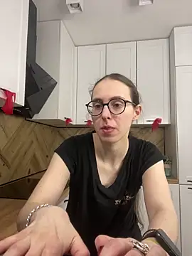 Snapshot of MartiniiSelenna chatting on March 27, 2026, 6:33 am MartiniiSelenna online show from March 27, 2026, 6:33 am