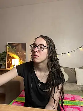 Snapshot of MartiniiSelenna chatting on May 14, 2026, 5:59 am MartiniiSelenna online show from May 14, 2026, 5:59 am