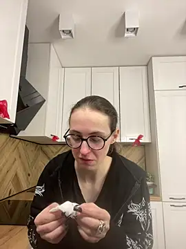 Snapshot of MartiniiSelenna chatting on February 5, 2026, 6:31 am MartiniiSelenna online show from February 5, 2026, 6:31 am