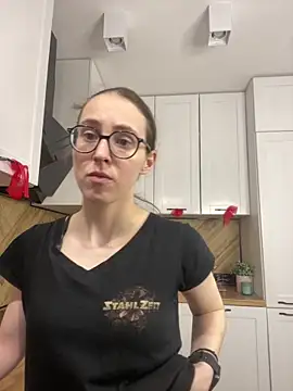 Snapshot of MartiniiSelenna chatting on March 28, 2026, 6:36 am MartiniiSelenna online show from March 28, 2026, 6:36 am