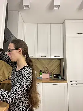 MartiniiSelenna online show from September 29, 2025, 5:36 am