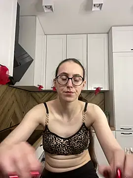 Snapshot of MartiniiSelenna chatting on April 2, 2026, 5:47 am MartiniiSelenna online show from April 2, 2026, 5:47 am