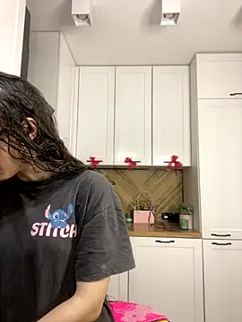 Snapshot of MartiniiSelenna chatting on December 21, 2025, 6:48 am MartiniiSelenna online show from December 21, 2025, 6:48 am