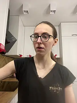 Snapshot of MartiniiSelenna chatting on February 16, 2026, 6:34 am MartiniiSelenna online show from February 16, 2026, 6:34 am