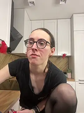 Snapshot of MartiniiSelenna chatting on April 11, 2026, 7:45 am MartiniiSelenna online show from April 11, 2026, 7:45 am