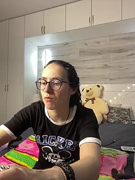 Snapshot of MartiniiSelenna chatting on May 27, 2026, 6:21 am MartiniiSelenna online show from May 27, 2026, 6:21 am