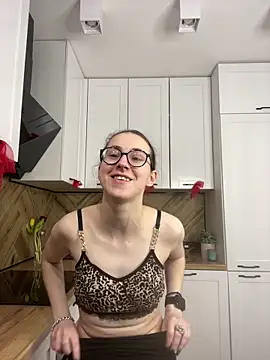 Snapshot of MartiniiSelenna chatting on March 12, 2026, 6:39 am MartiniiSelenna online show from March 12, 2026, 6:39 am