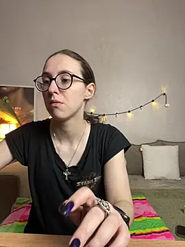 Snapshot of MartiniiSelenna chatting on May 9, 2026, 5:44 am MartiniiSelenna online show from May 9, 2026, 5:44 am