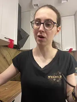 Snapshot of MartiniiSelenna chatting on March 31, 2026, 5:53 am MartiniiSelenna online show from March 31, 2026, 5:53 am