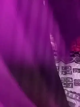 Snapshot of silina-25 chatting on February 24, 2026, 11:38 pm silina-25 online show from February 24, 2026, 11:38 pm