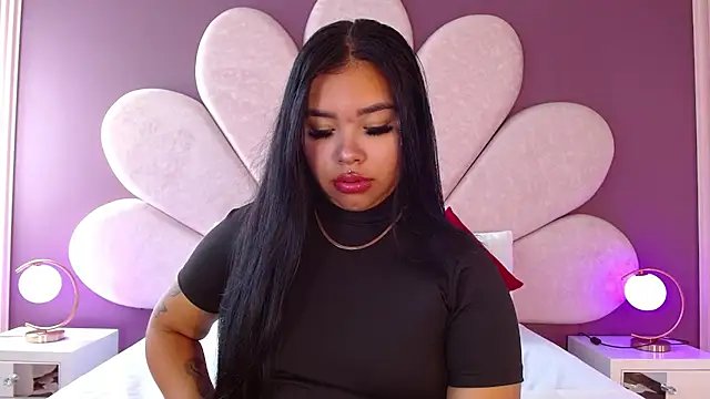 Snapshot of MarianaGarciaa__ chatting on May 8, 2026, 7:17 pm MarianaGarciaa online show from May 8, 2026, 7:17 pm