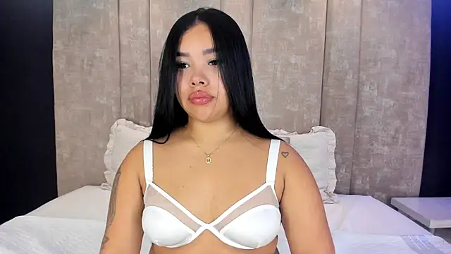 Snapshot of MarianaGarciaa__ chatting on February 17, 2026, 7:11 pm MarianaGarciaa online show from February 17, 2026, 7:11 pm