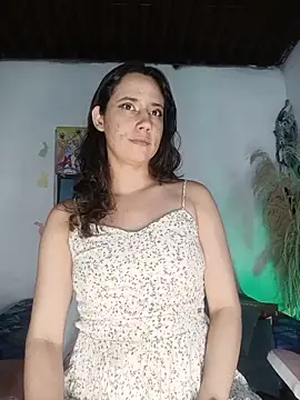 lovely kitt online show from June 5, 2026, 4:50 am