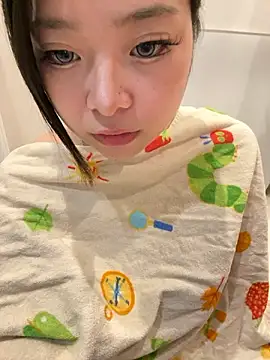 Snapshot of Rei1216xo chatting on November 14, 2025, 3:32 am Rei1216xo online show from November 14, 2025, 3:32 am