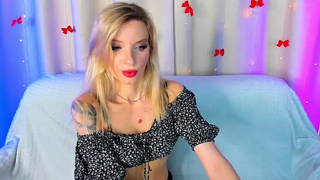 Snapshot of AlinaLovelyX chatting on April 23, 2026, 7:59 am AlinaLovelyX online show from April 23, 2026, 7:59 am