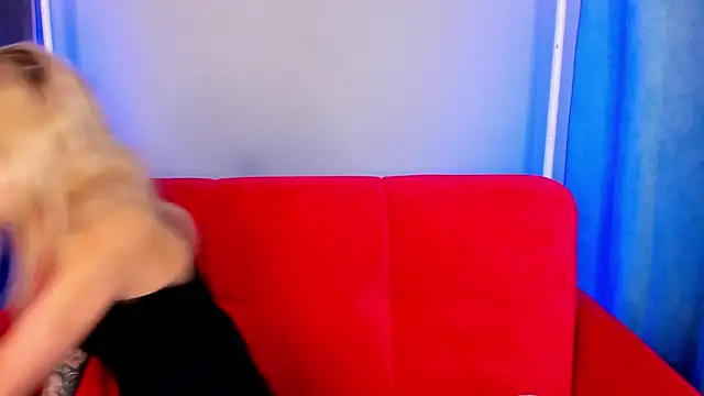 Snapshot of AlinaLovelyX chatting on November 5, 2025, 1:31 am AlinaLovelyX online show from November 5, 2025, 1:31 am