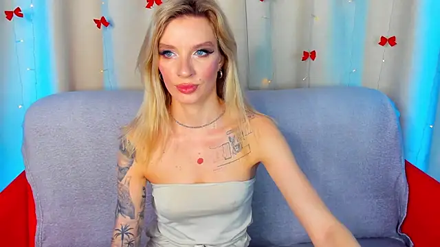 Snapshot of AlinaLovelyX chatting on April 18, 2026, 1:19 am AlinaLovelyX online show from April 18, 2026, 1:19 am