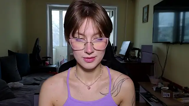 MalvinaBlum online show from February 17, 2026, 7:49 am