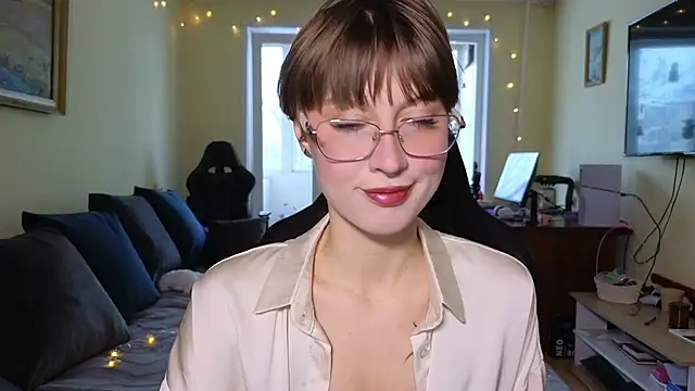 MalvinaBlum online show from December 21, 2025, 4:25 am