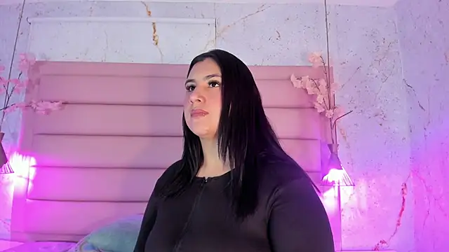 sabrinamilani online show from November 5, 2025, 3:09 am