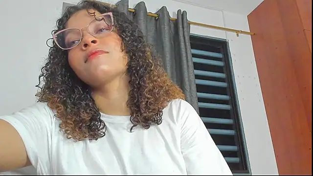 Snapshot of Ada_gales_ chatting on November 8, 2025, 3:43 am Ada gales online show from November 8, 2025, 3:43 am