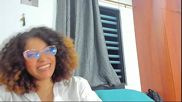 Snapshot of Ada_gales_ chatting on October 30, 2025, 3:49 am Ada gales online show from October 30, 2025, 3:49 am