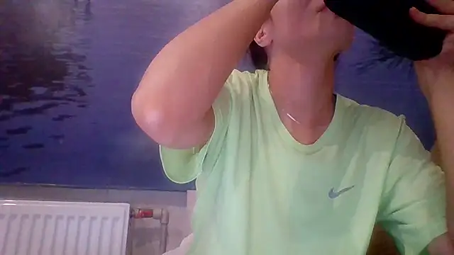 Snapshot of AliceTailor chatting on October 30, 2025, 10:50 pm AliceTailor online show from October 30, 2025, 10:50 pm