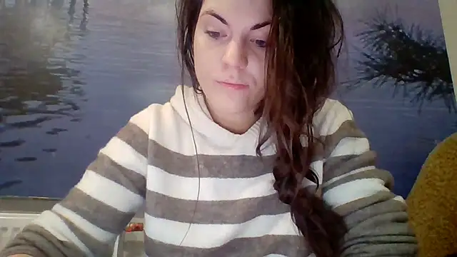 Snapshot of AliceTailor chatting on November 19, 2025, 2:39 pm AliceTailor online show from November 19, 2025, 2:39 pm