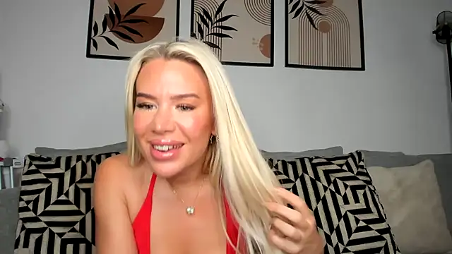 Snapshot of Alexia-Lee chatting on October 19, 2025, 8:33 pm Alexia-Lee online show from October 19, 2025, 8:33 pm