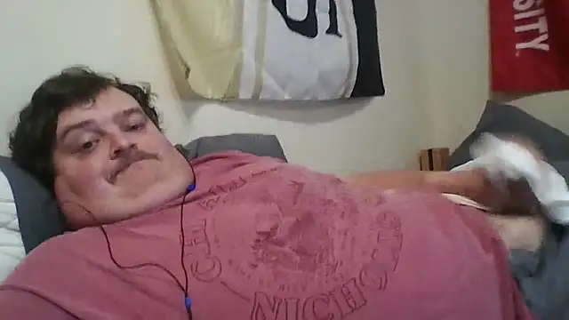 Snapshot of YelpedAverting chatting on October 7, 2025, 8:21 pm YelpedAverting online show from October 7, 2025, 8:21 pm