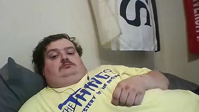 Snapshot of YelpedAverting chatting on October 23, 2025, 8:07 pm YelpedAverting online show from October 23, 2025, 8:07 pm