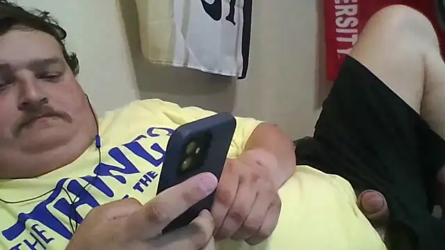 Snapshot of YelpedAverting chatting on September 8, 2025, 9:25 pm YelpedAverting online show from September 8, 2025, 9:25 pm