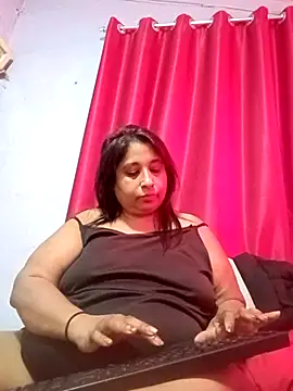 Snapshot of raniofsex02 chatting on November 9, 2025, 5:44 am raniofsex02 online show from November 9, 2025, 5:44 am