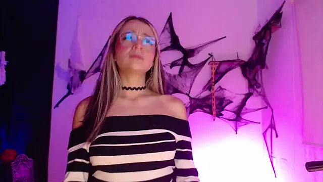 penny sweett  online show from October 30, 2025, 11:34 pm