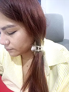 Snapshot of ZUCAAT chatting on December 5, 2025, 4:33 am ZUCAAT online show from December 5, 2025, 4:33 am