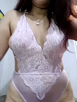 ZUCAAT online show from April 26, 2026, 4:32 am