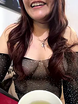 ZUCAAT online show from April 23, 2026, 4:19 am