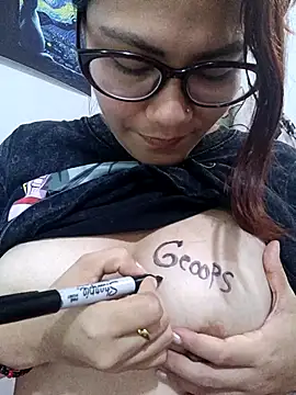 Snapshot of ZUCAAT chatting on February 5, 2026, 4:08 am ZUCAAT online show from February 5, 2026, 4:08 am