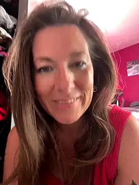 Snapshot of Lwhite1 chatting on September 9, 2025, 3:54 pm Lwhite1 online show from September 9, 2025, 3:54 pm