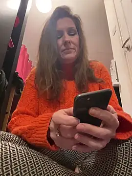 Snapshot of Lwhite1 chatting on March 16, 2025, 11:37 pm Lwhite1 online show from March 16, 2025, 11:37 pm