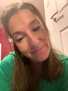 Snapshot of Lwhite1 chatting on October 29, 2025, 4:50 pm Lwhite1 online show from October 29, 2025, 4:50 pm