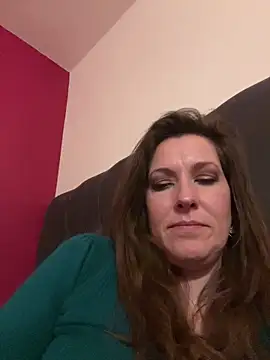 Snapshot of Lwhite1 chatting on March 19, 2025, 12:26 am Lwhite1 online show from March 19, 2025, 12:26 am