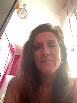 Snapshot of Lwhite1 chatting on March 20, 2025, 4:42 pm Lwhite1 online show from March 20, 2025, 4:42 pm